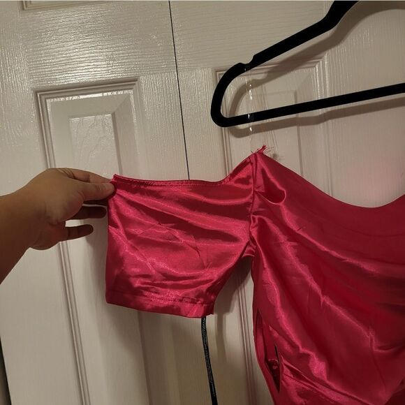 Elegant Pink Off-Shoulder Satin Dress - Picture 5 of 11